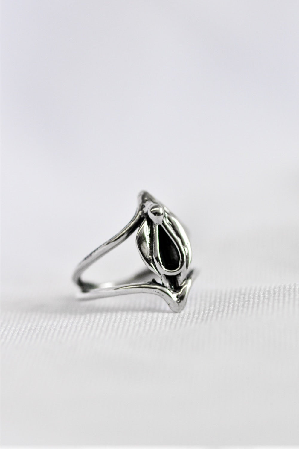 HERA - Vulva Ring image 4