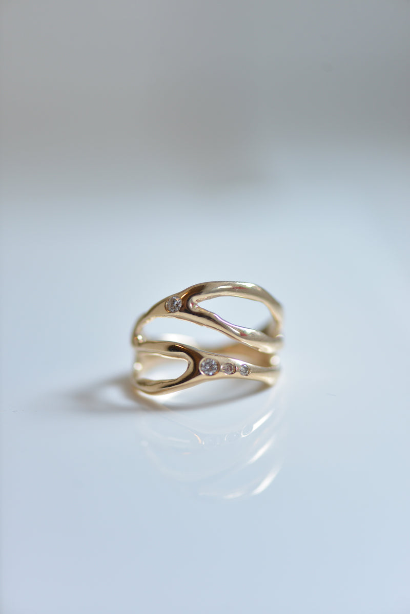 Bague en or 10k rose, sertie d'une tourmaline verte poire